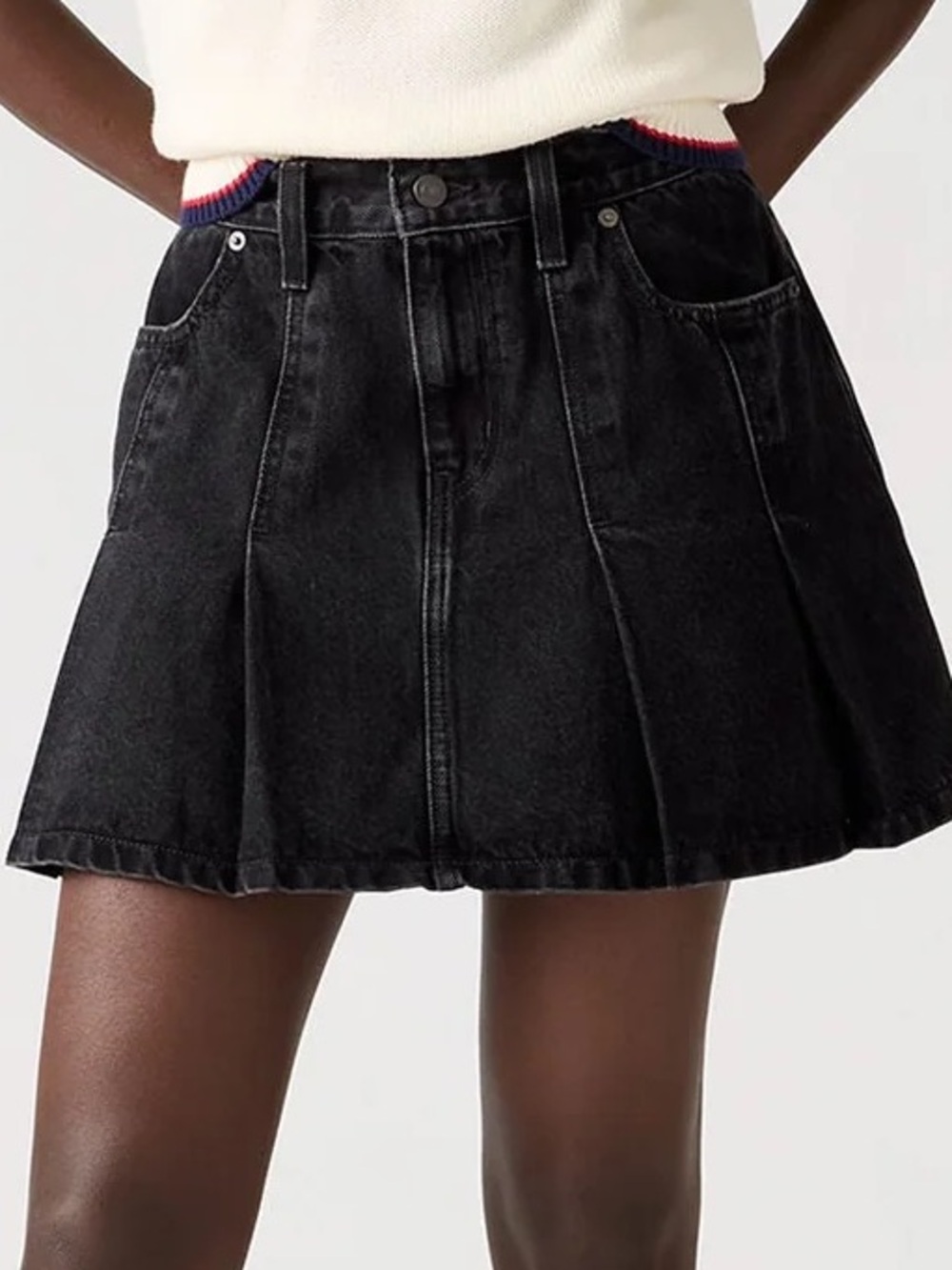 Levi’s black pleated summer festival mini jean denim skirt skort size 29 NWT